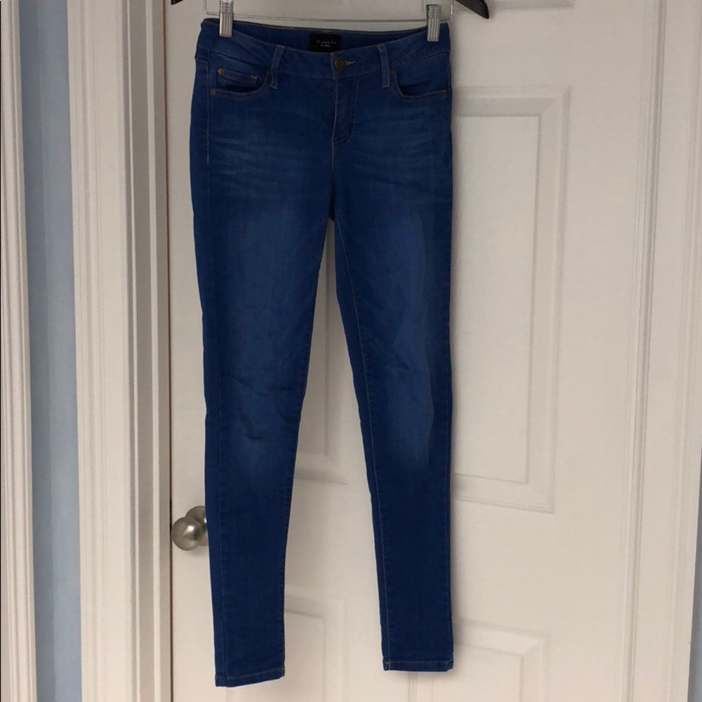 Celebrity Pink mid rise skinny jeans